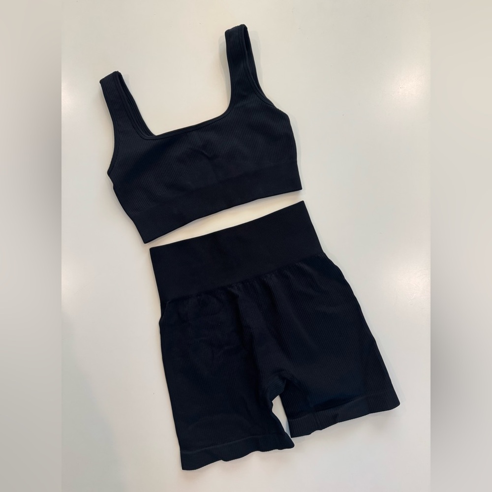 Seamless Ribbed Workout Set - Picture 3 of 5